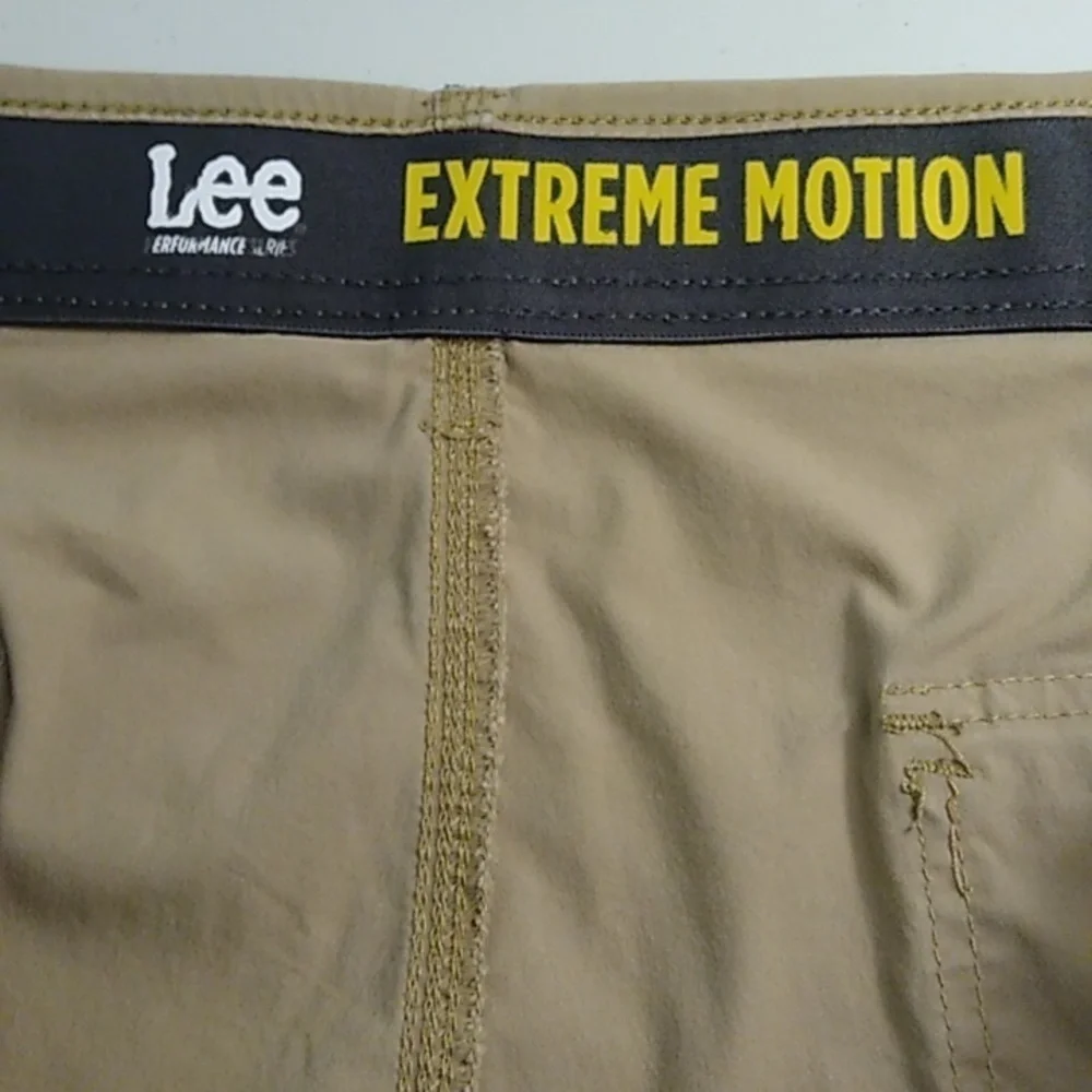 LEE EXTREME MOTION FLEX, STRETCH, FLAT FRONT, KHAKI TAN, CARGO SHORTS BIG & TALL